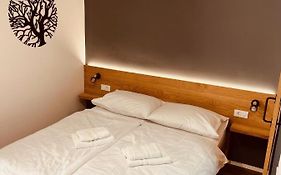 PJagodic Hotel Cerklje - 5min to Airport - Free Parking